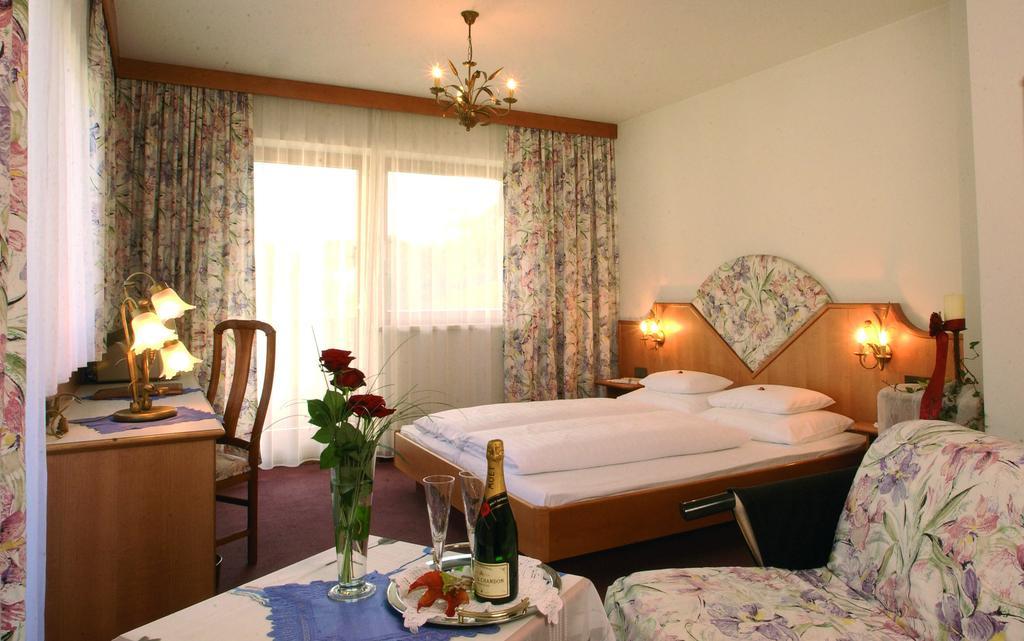 Hotel Alpina nature-wellness Wenns Esterno foto